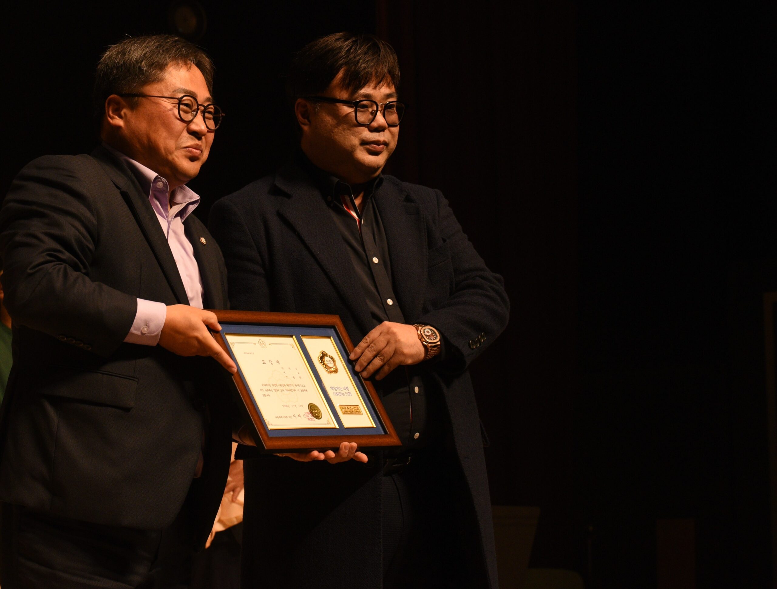 (주)한길세이프티 고용상 대표, 수원시 의장상 수상…문화예술로 직원 복지 노력